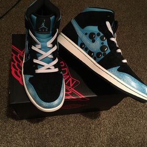 Custom Air Jordan 1s “Bubbles”